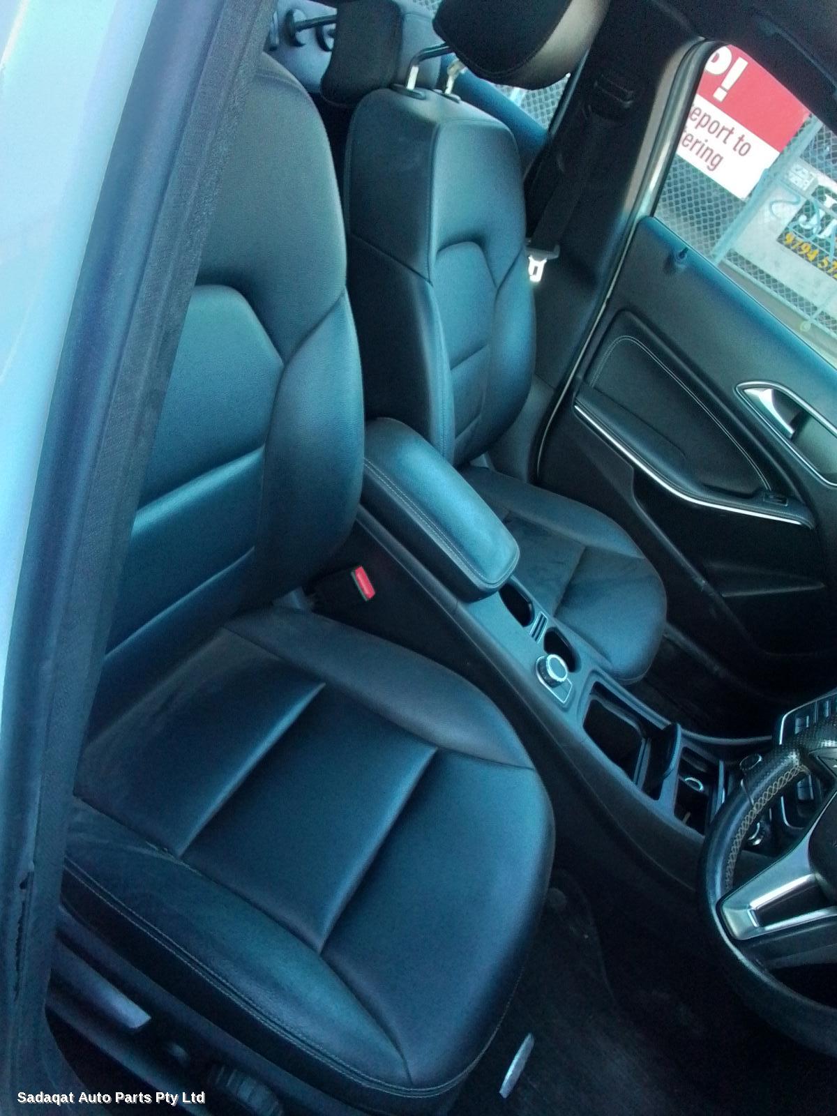 Mercedes Gla Class Left Rear Wnd Reg/motor