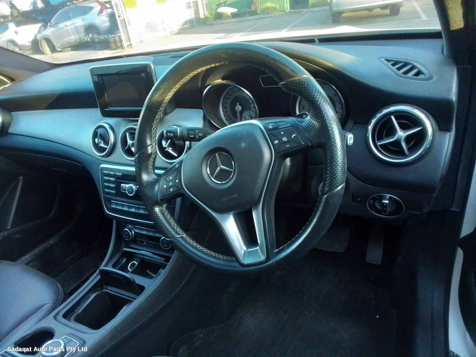 Mercedes Gla Class Left Rear Wnd Reg/motor