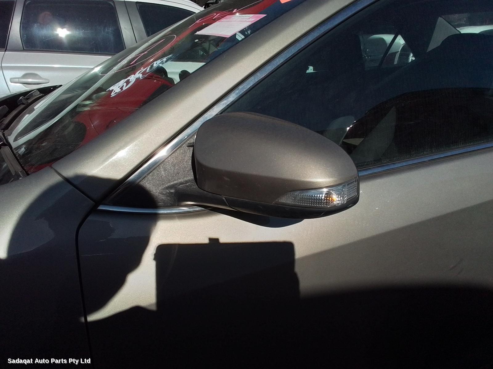 Toyota Camry Right Door Mirror