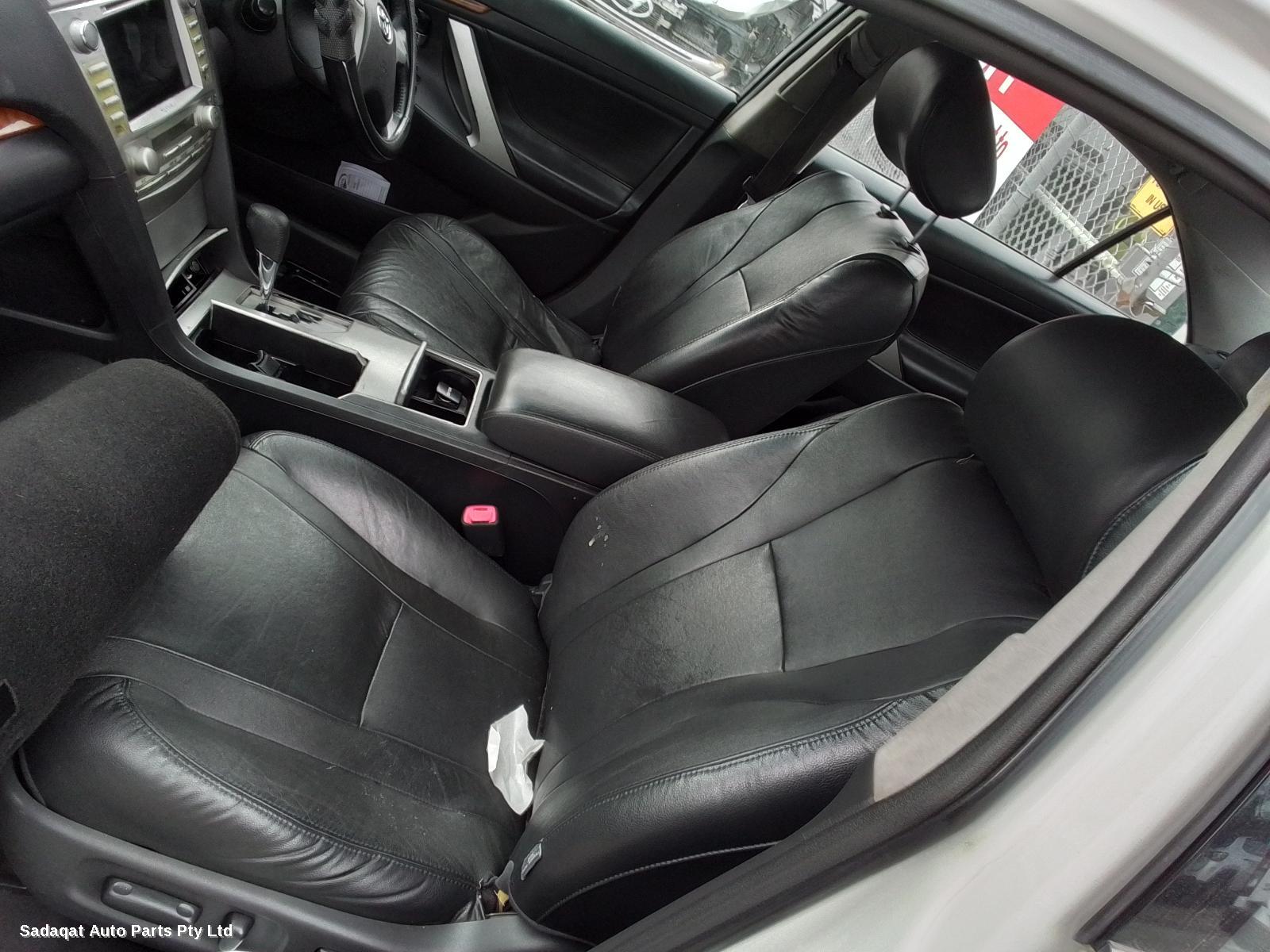 Toyota Aurion Right Guard