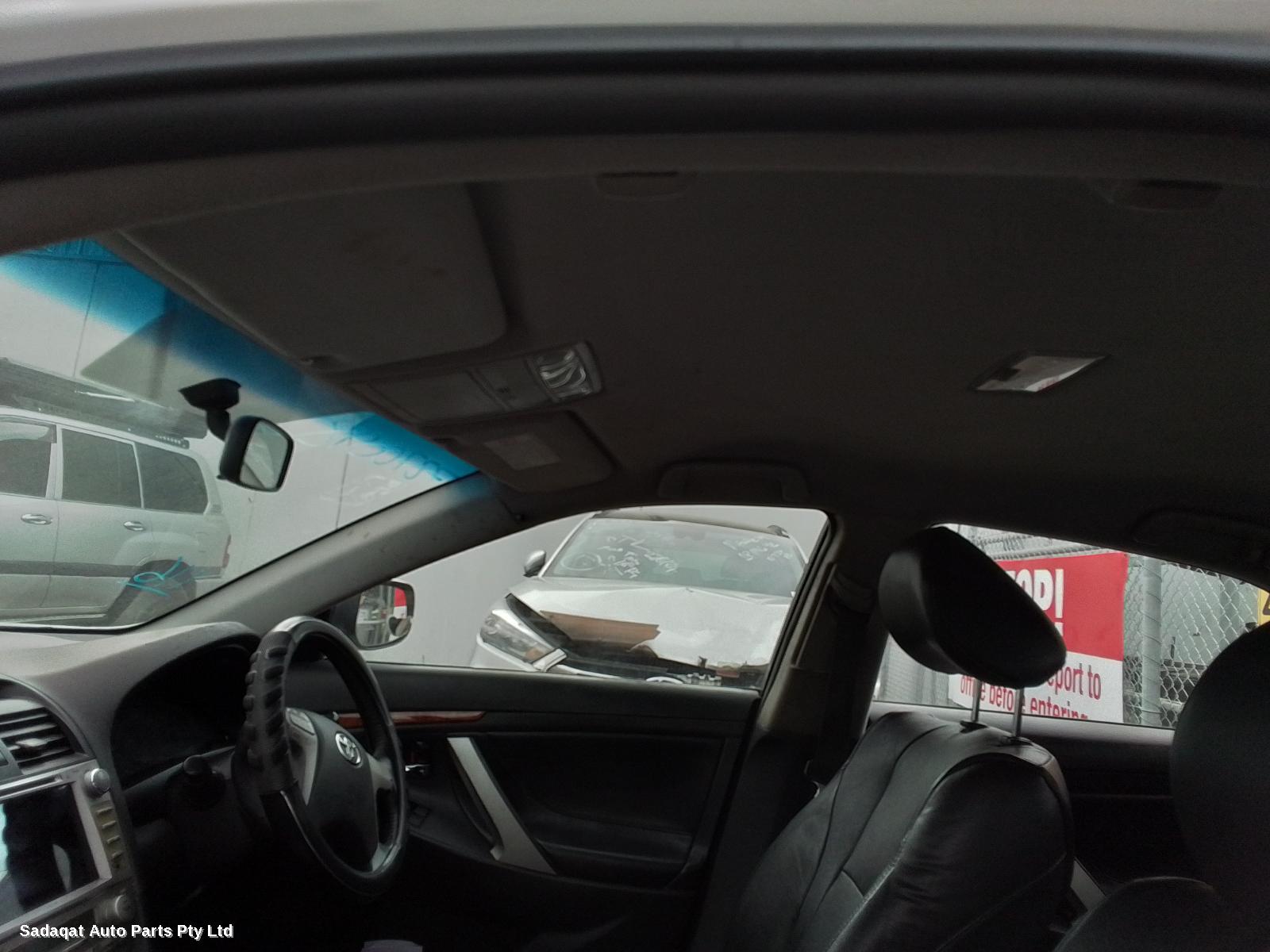 Toyota Aurion Right Guard