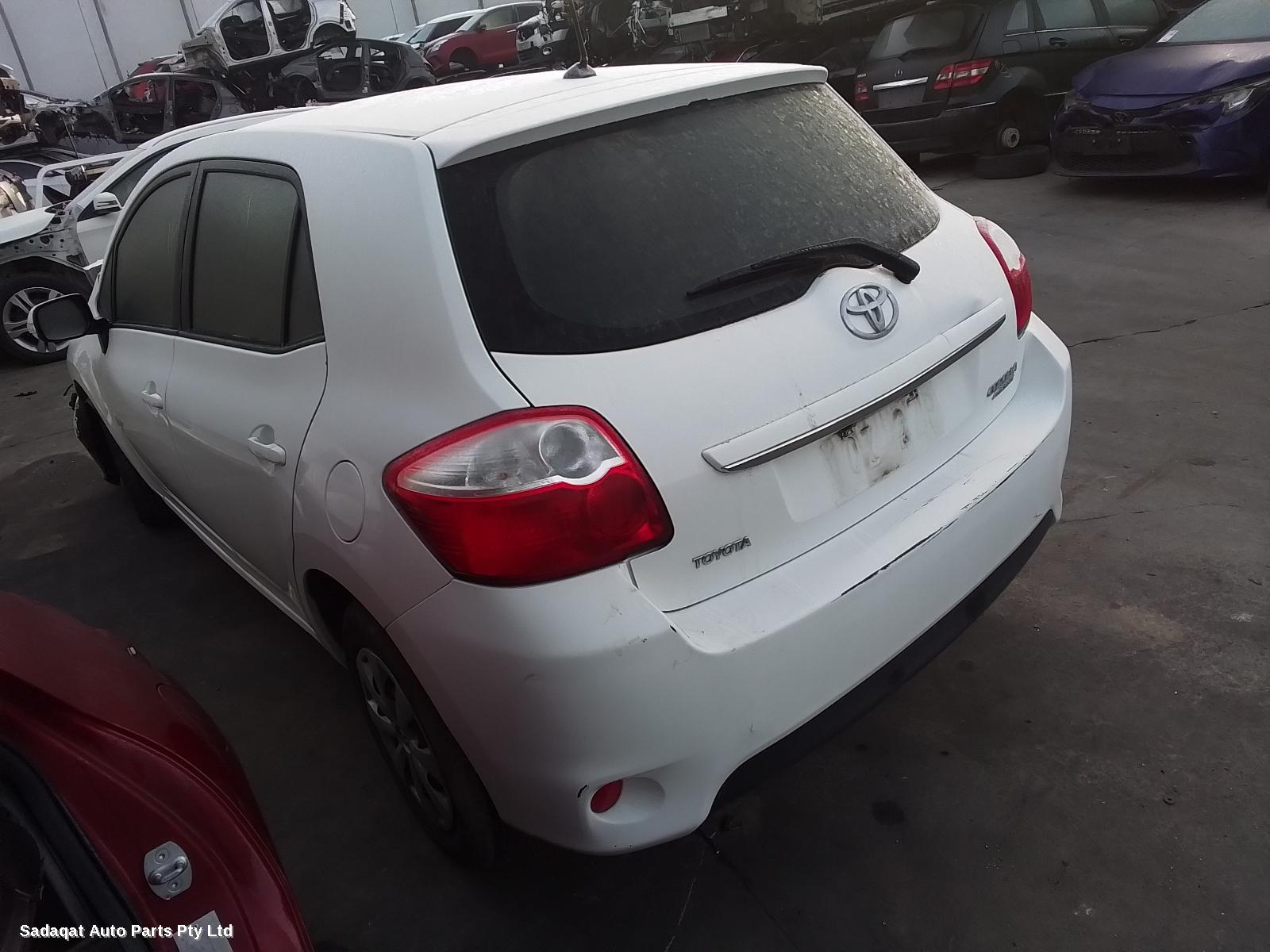 Toyota Corolla Right_rear_door_sliding