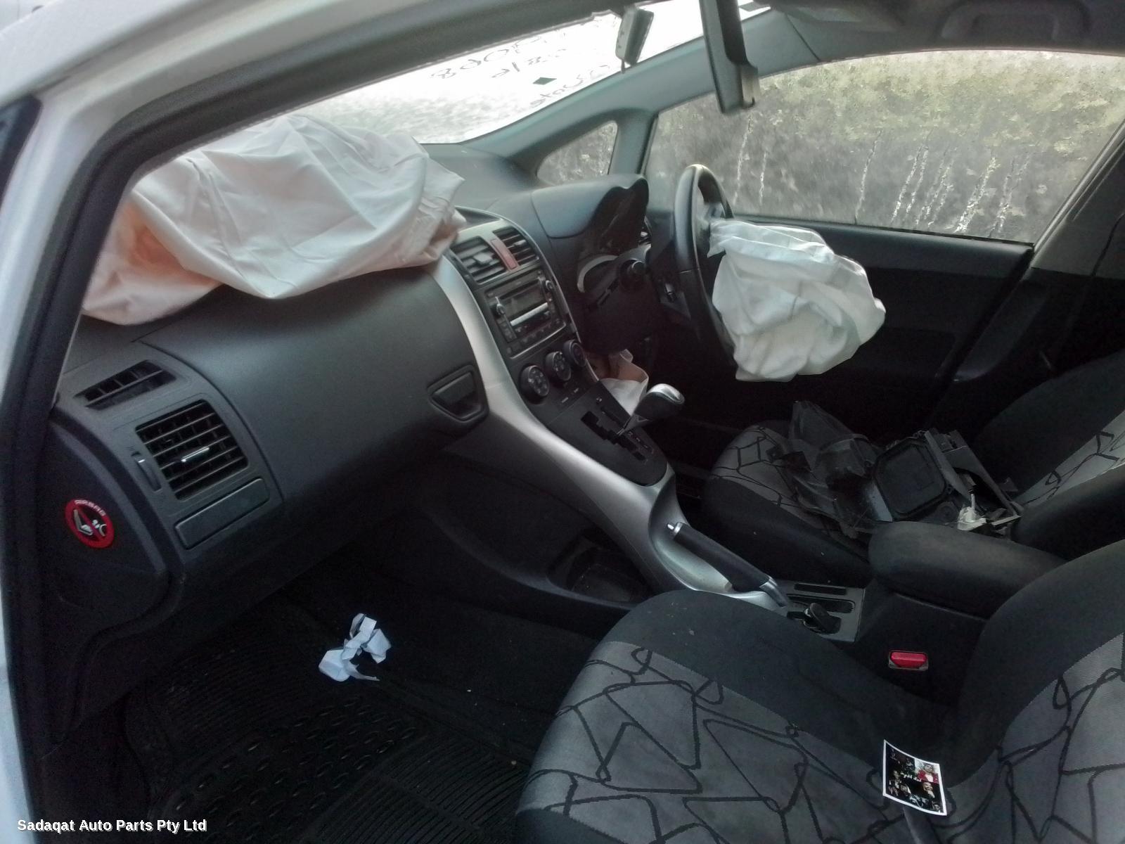 Toyota Corolla Right_rear_door_sliding