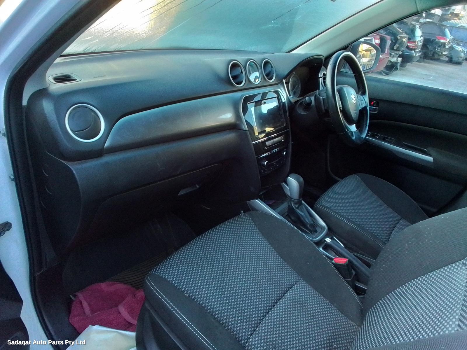 Suzuki Vitara Right Guard