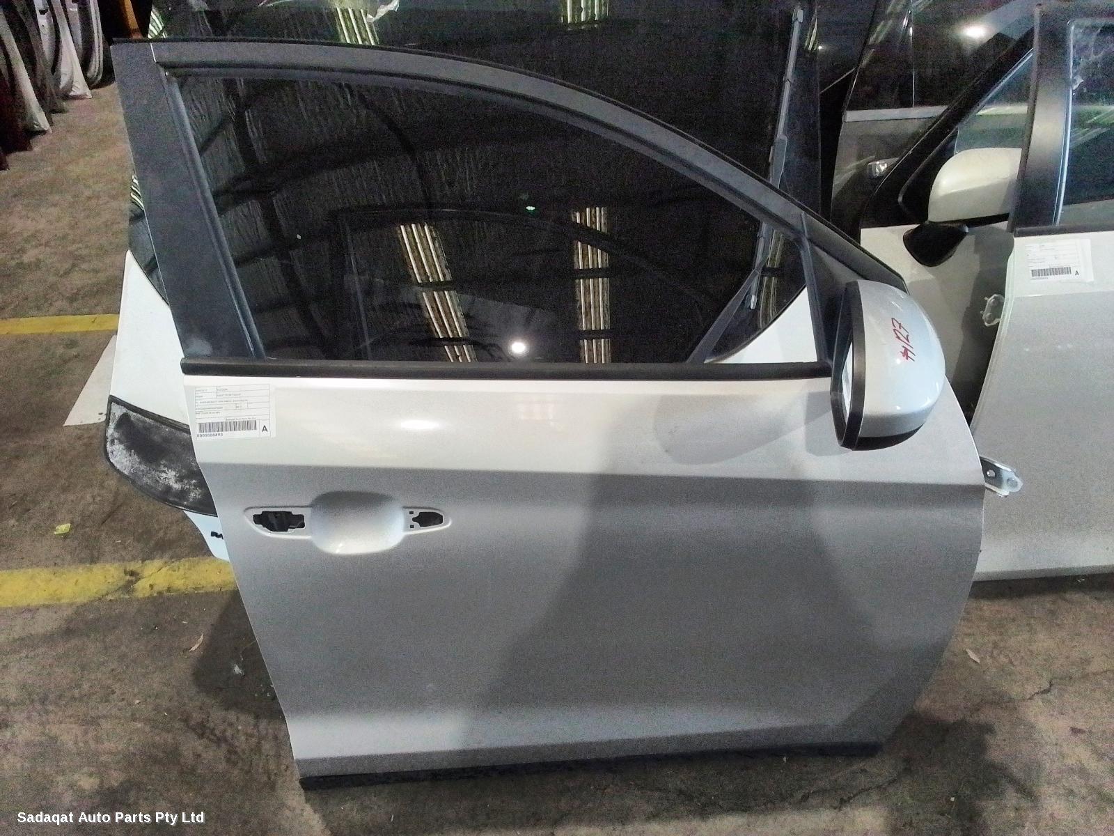 Hyundai Tucson Right Front Door
