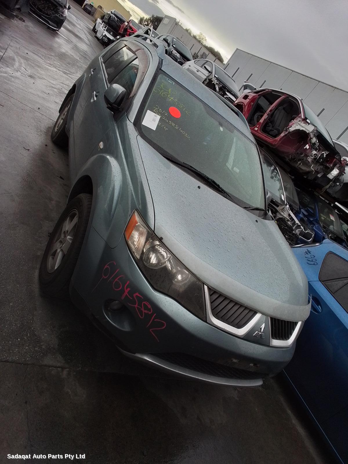 Mitsubishi Outlander Right Guard