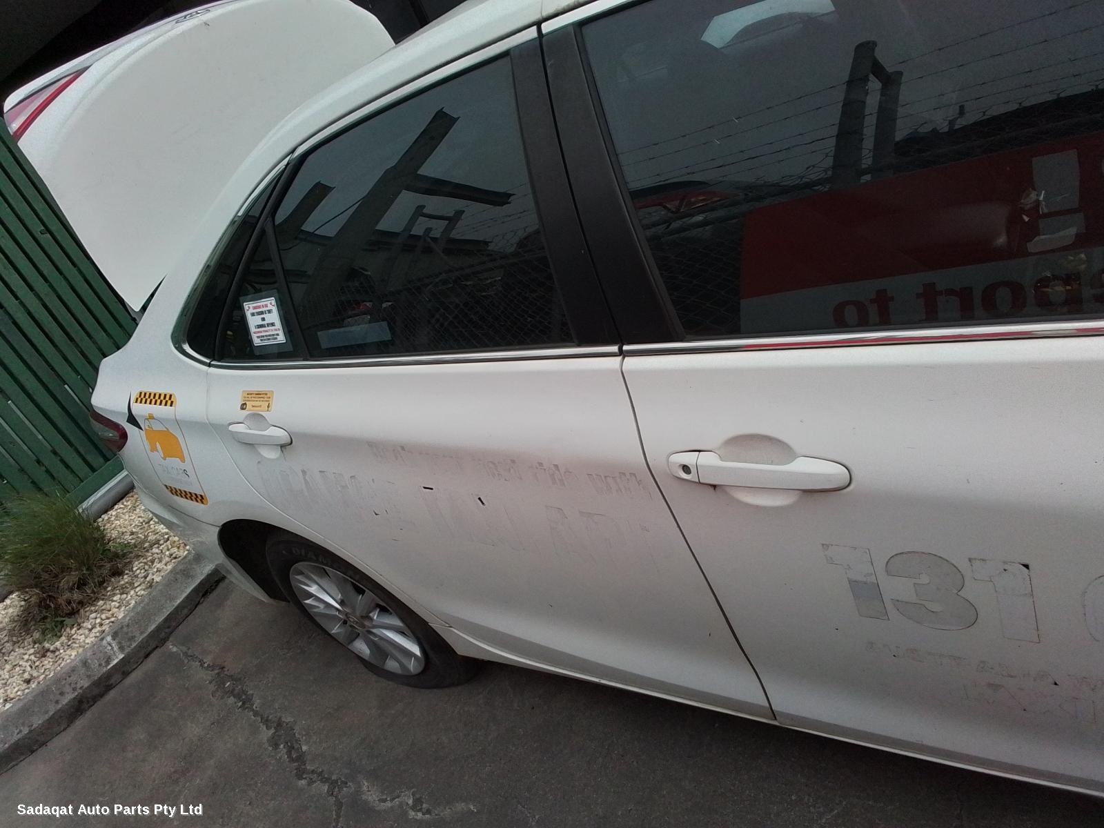 Toyota Camry Left Door Mirror