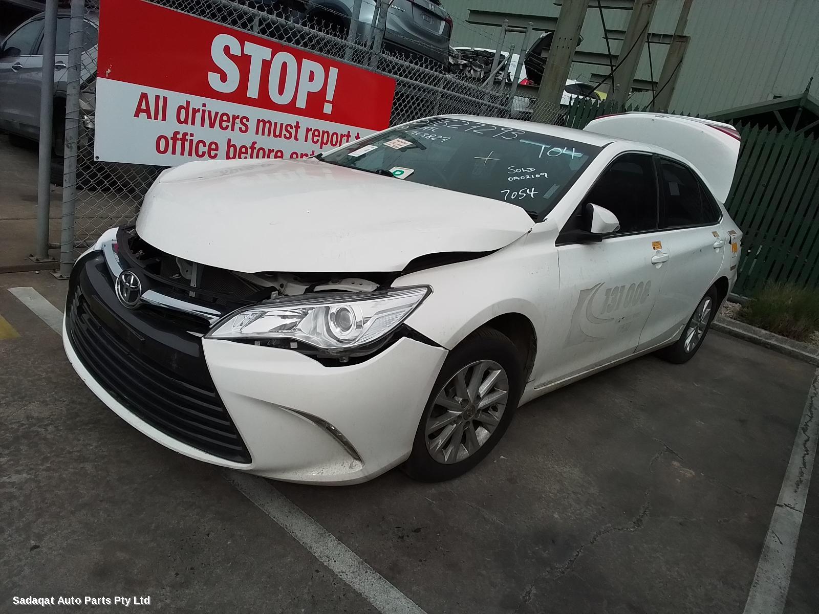 Toyota Camry Left Door Mirror
