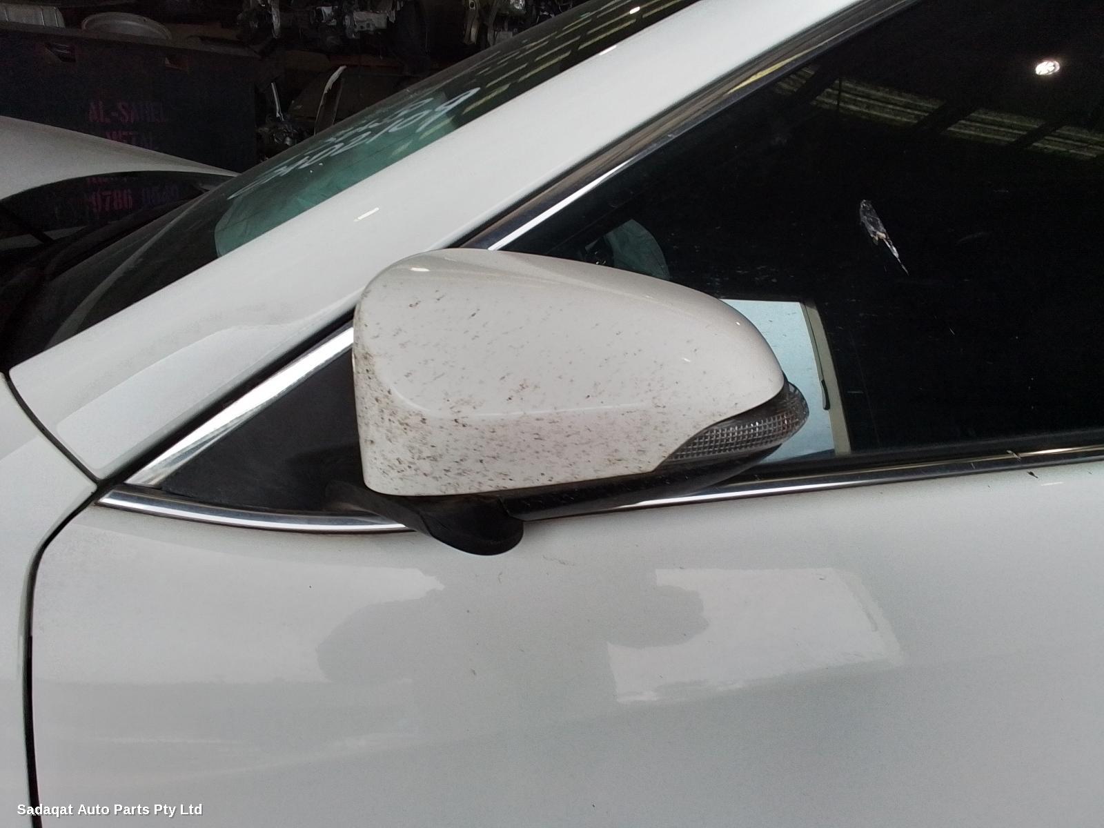 Toyota Aurion Left Taillight