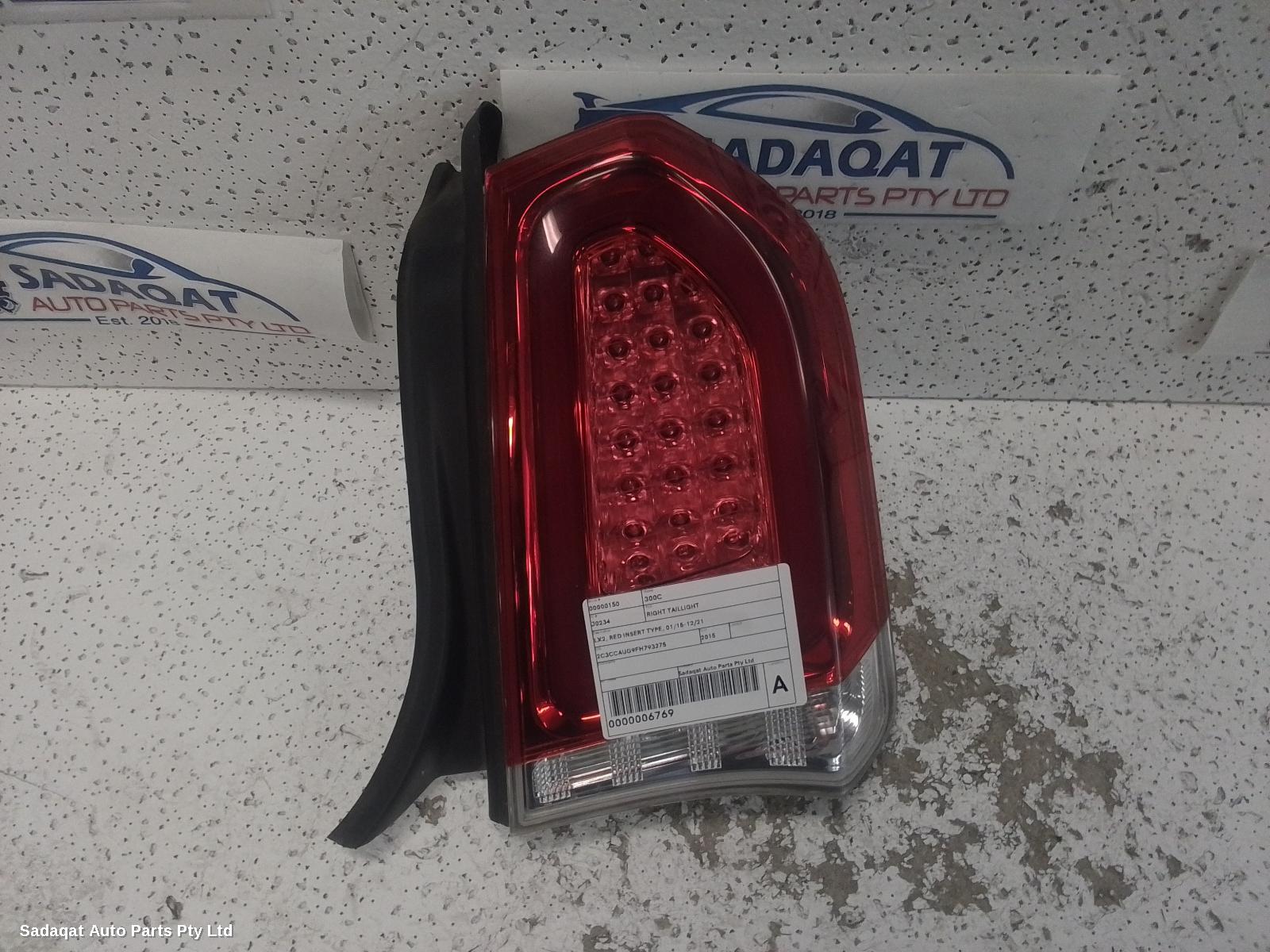 Chrysler 300c Right Taillight