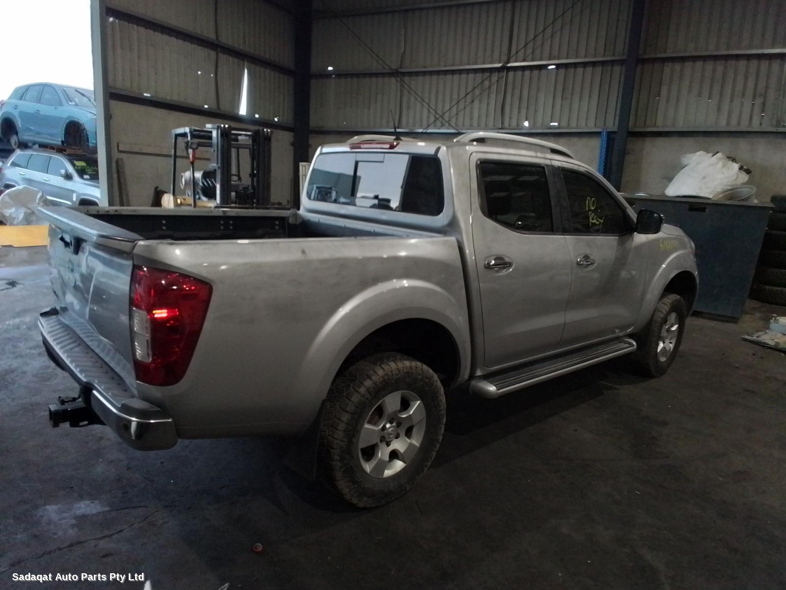 Nissan Navara Hoodlining