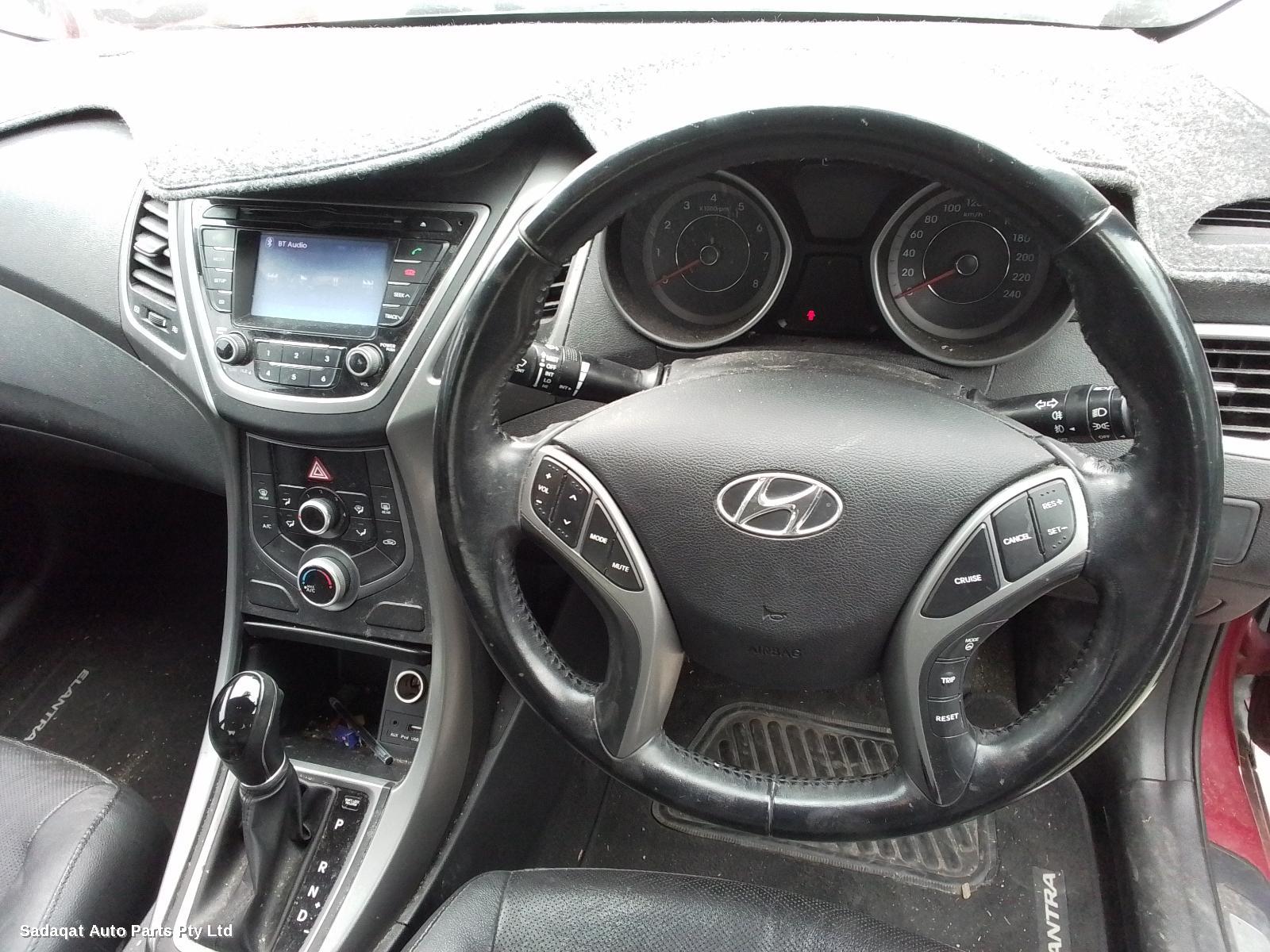 Hyundai Elantra Left Indicator/fog/side