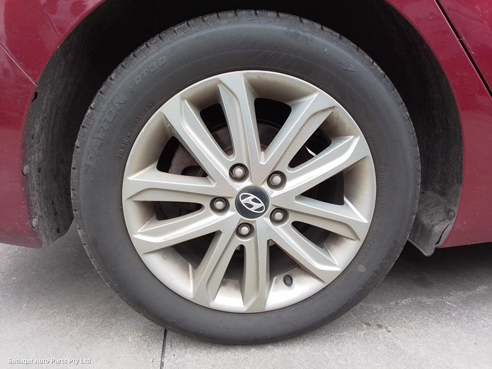 Hyundai Elantra Left Indicator/fog/side