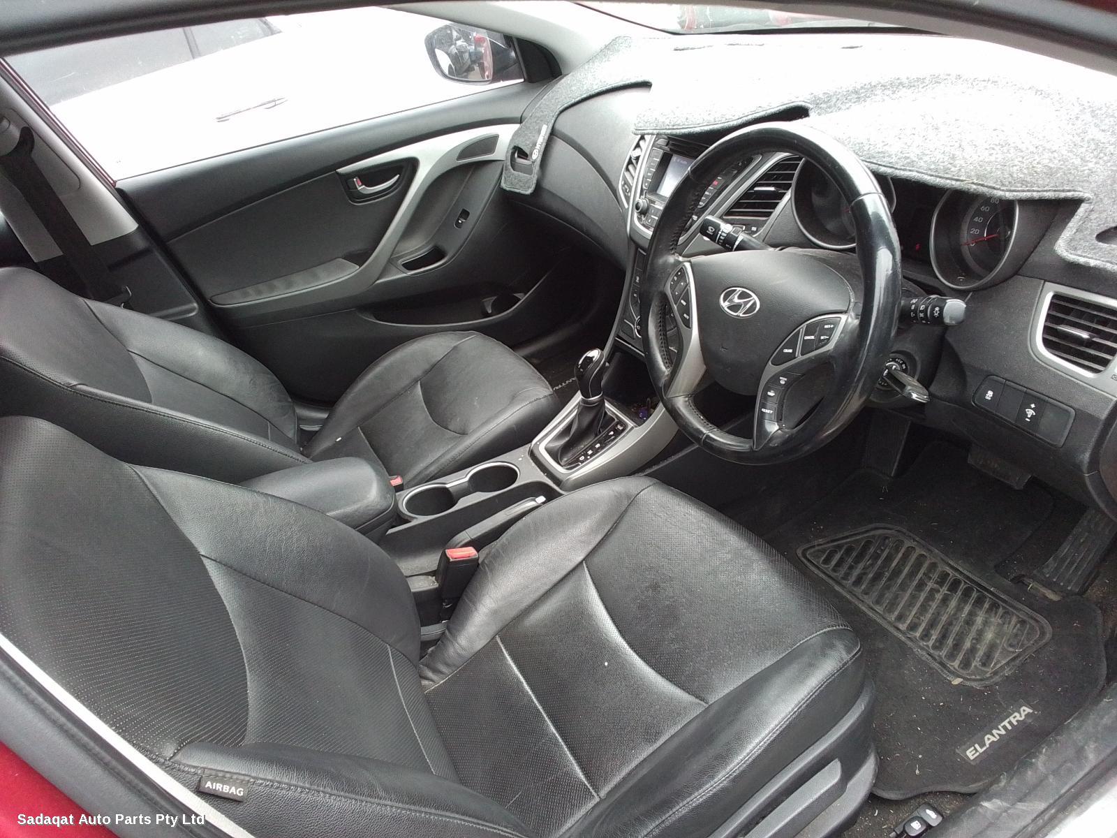 Hyundai Elantra Left Indicator/fog/side