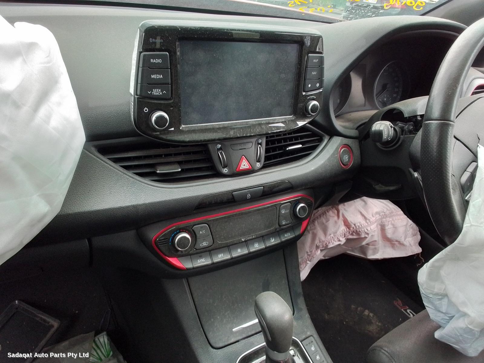 Hyundai I30 Console
