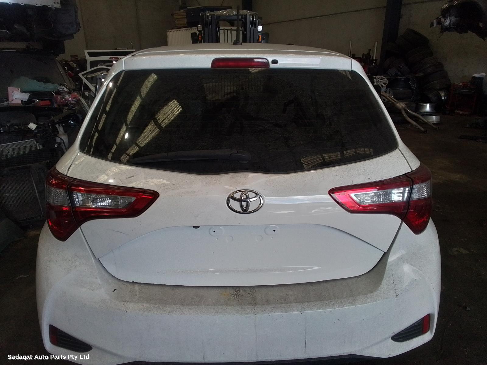 Toyota Yaris Right Front Door Window