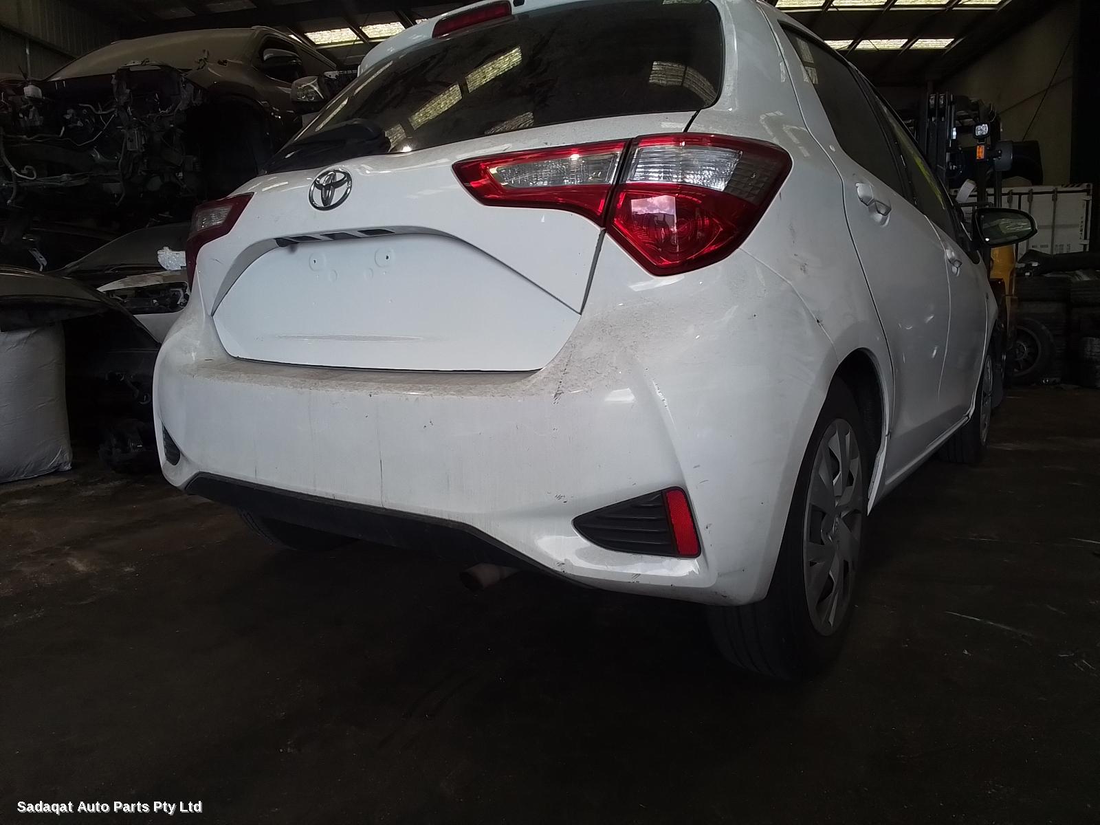Toyota Yaris Right Front Door Window