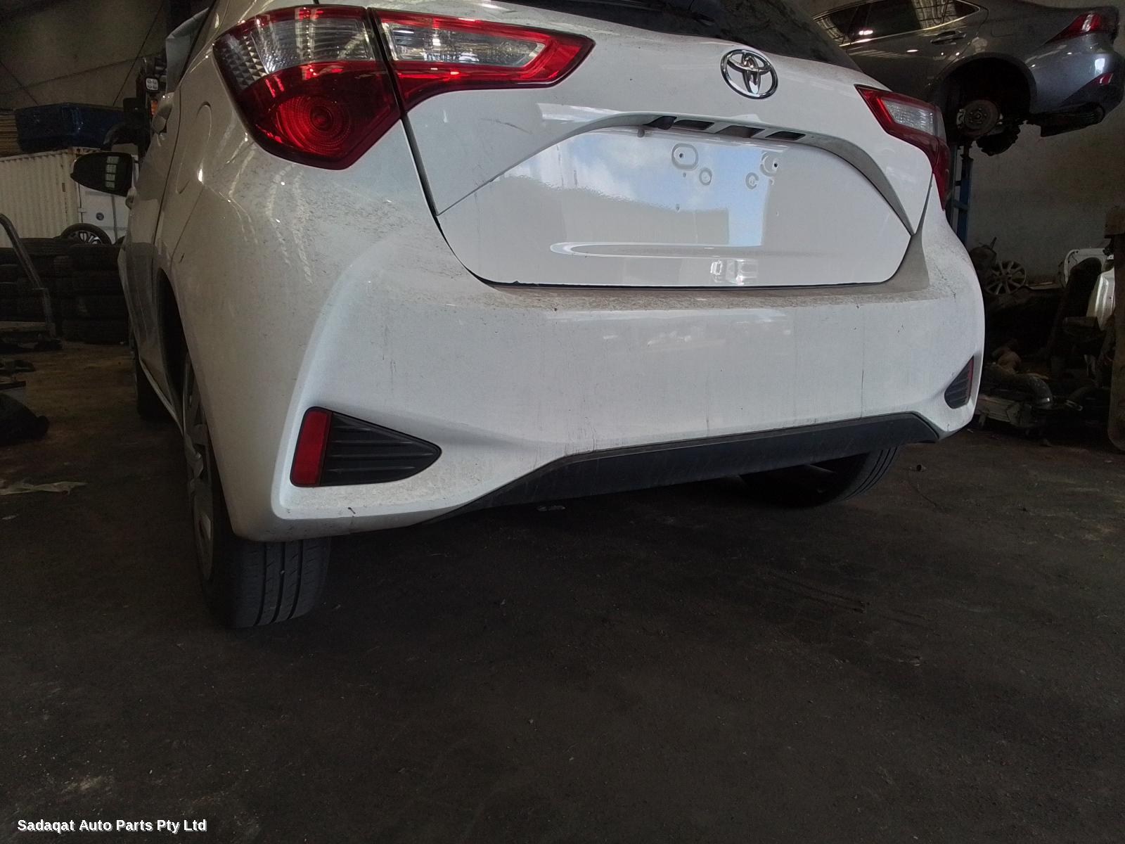 Toyota Yaris Right Front Door Window