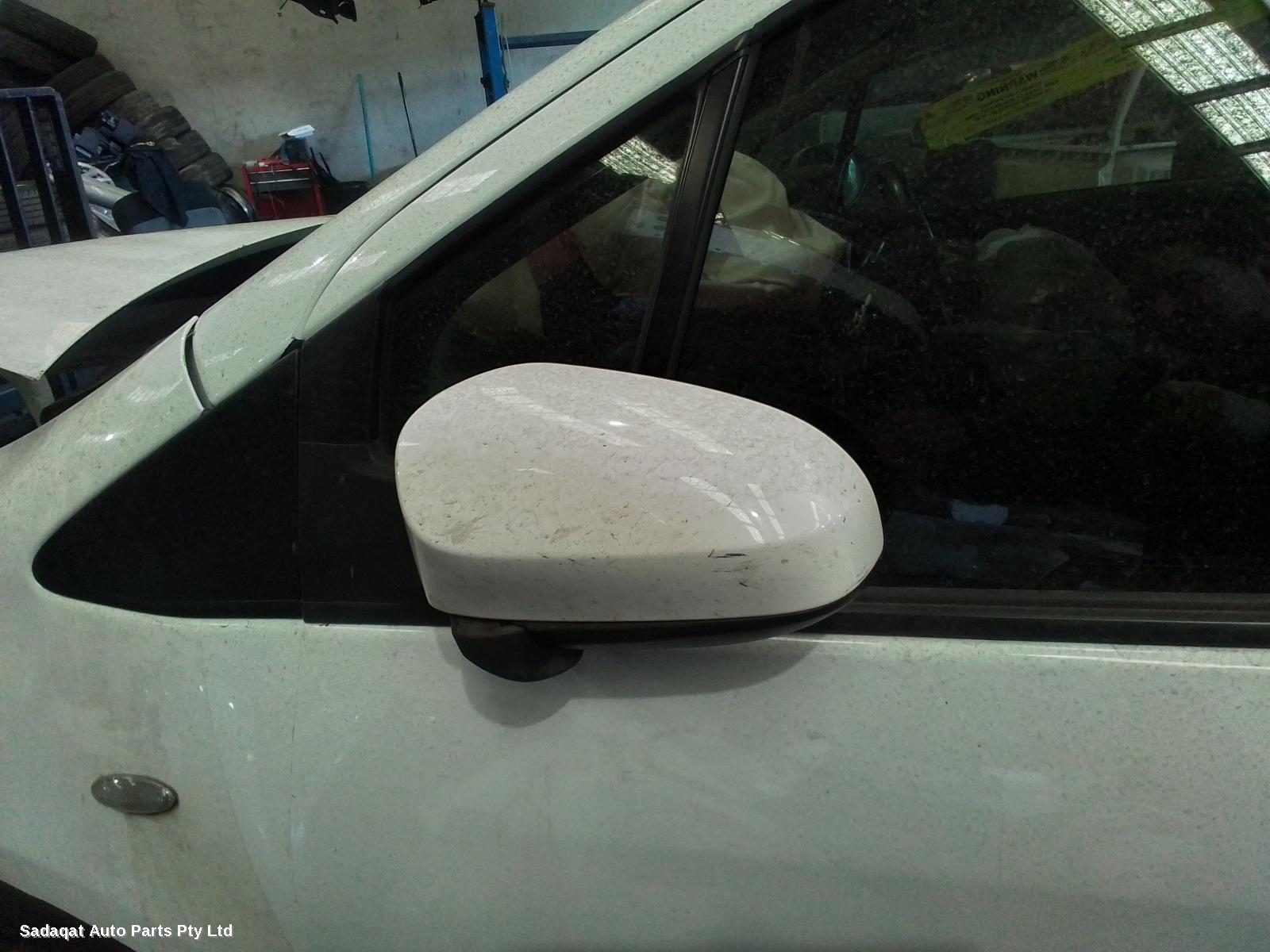 Toyota Yaris Right Front Door Window