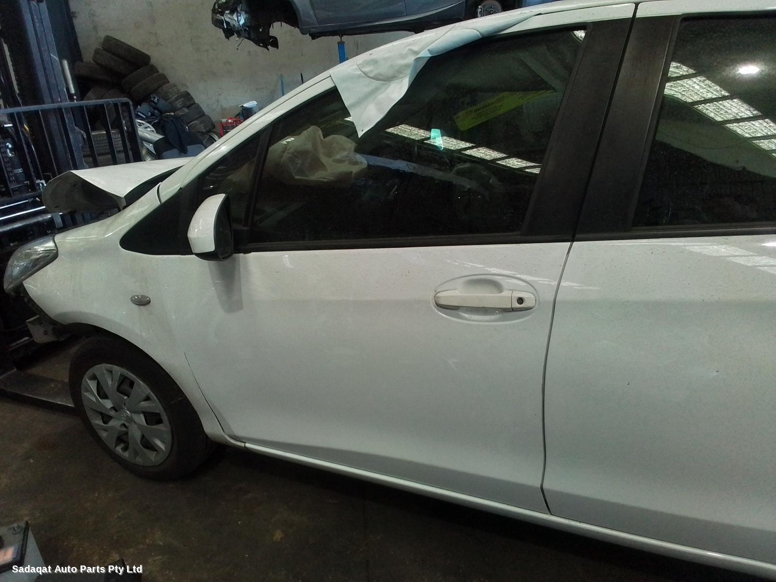 Toyota Yaris Right Front Door Window