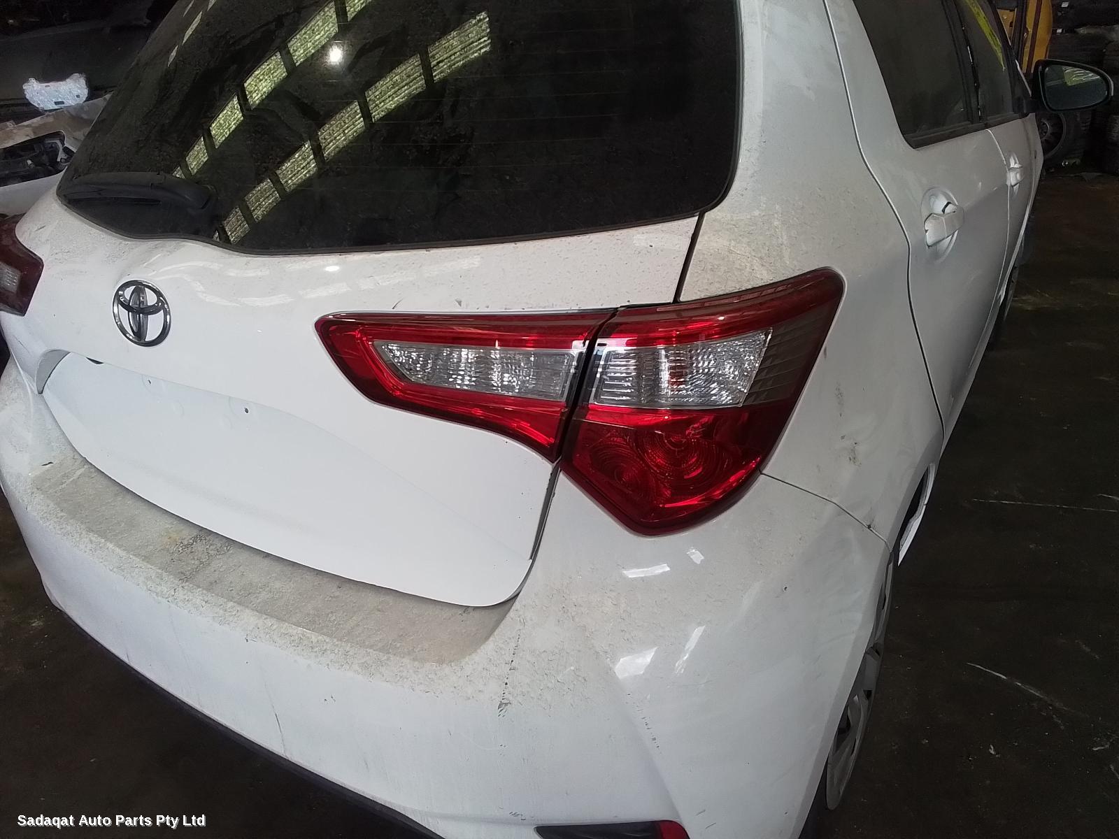 Toyota Yaris Right Front Door Window