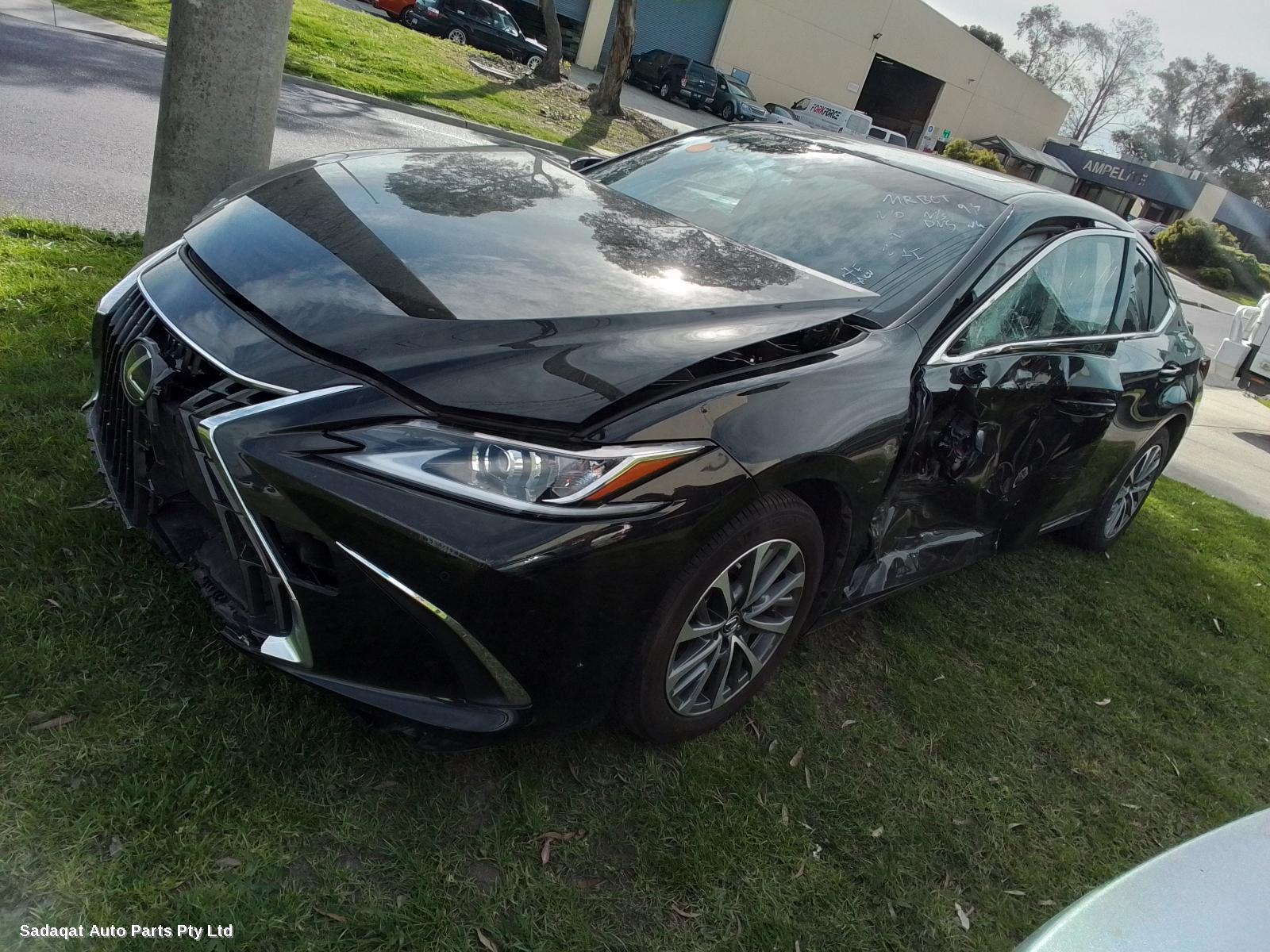 Lexus Es Series (13-) Left Front Hub Assembly