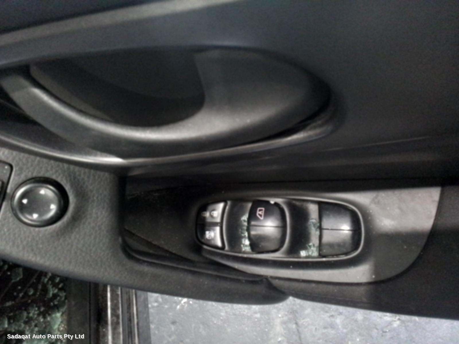 Nissan Qashqai F/bar Reinforc/brack