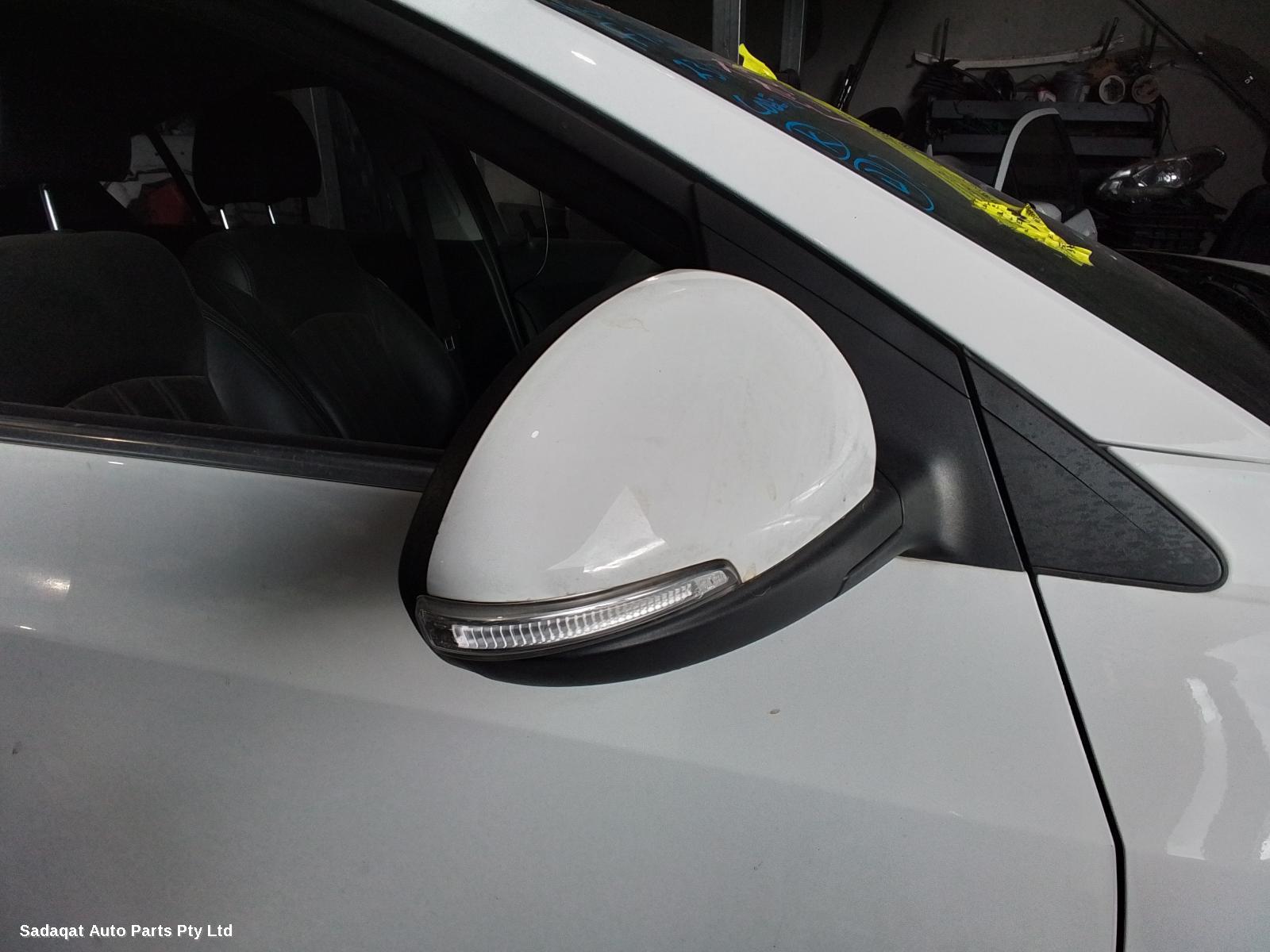 Holden Cruze Rear Garnish