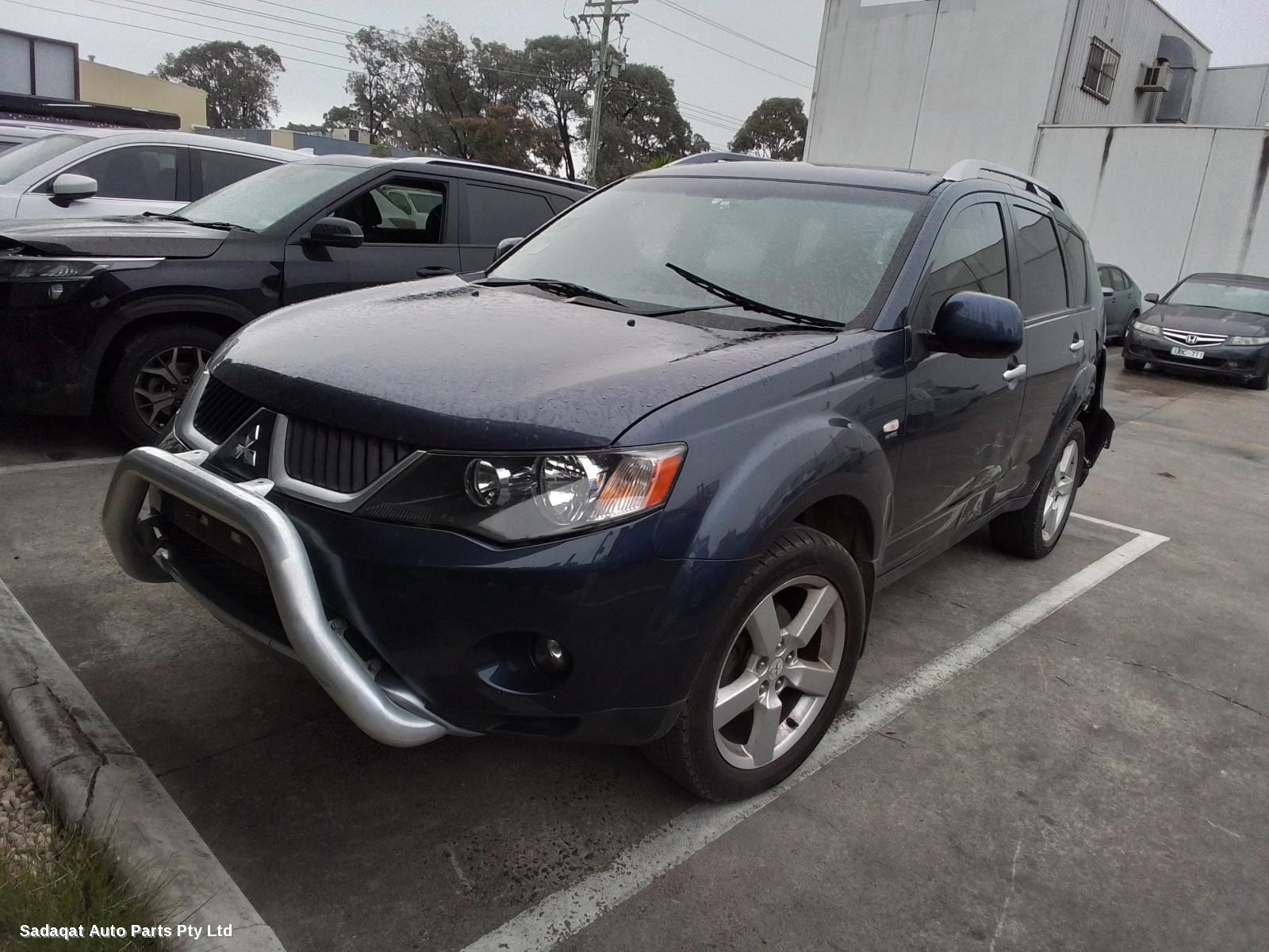 Mitsubishi Outlander Right Guard