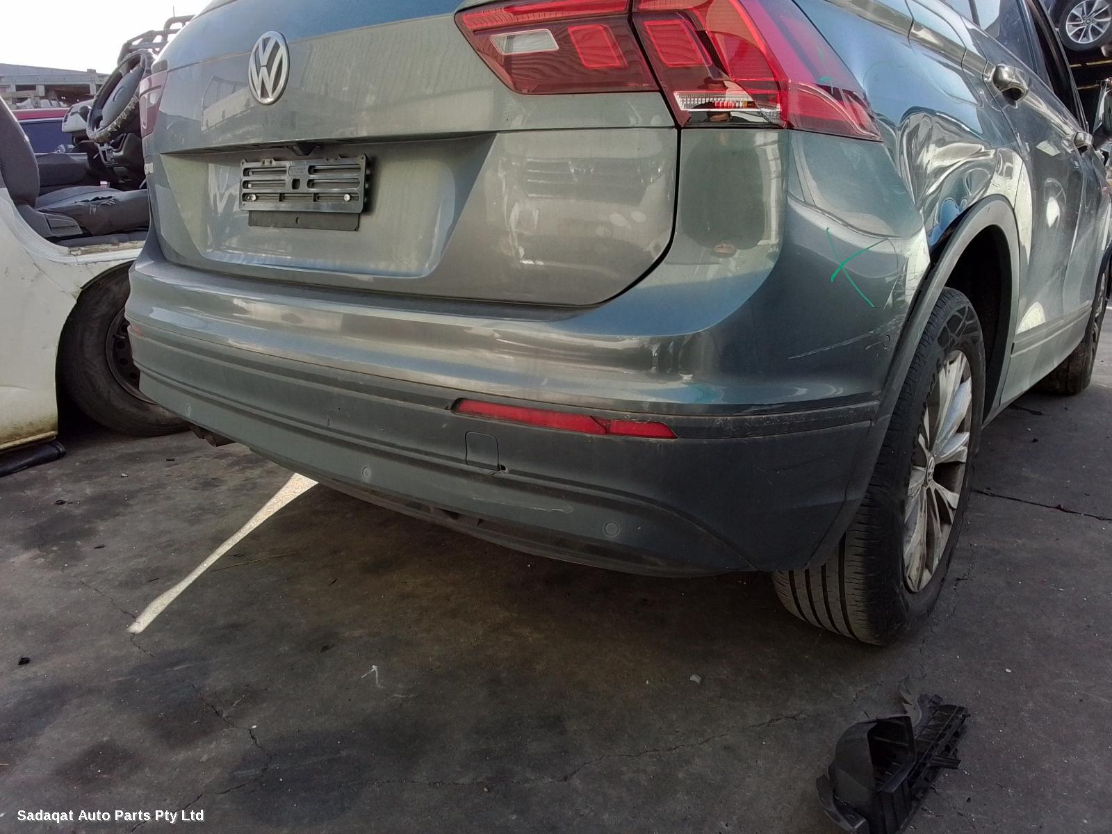 Volkswagen Tiguan Left Door Mirror