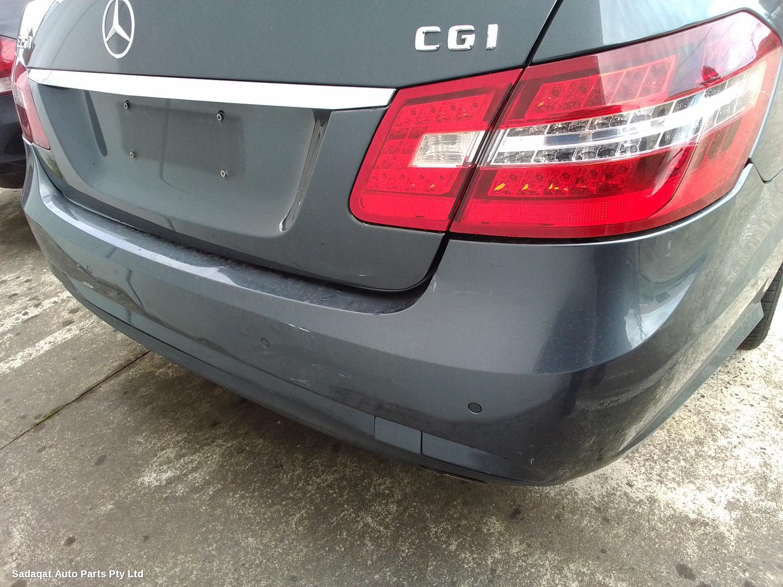 Mercedes E Class Right Front Hub Assembly