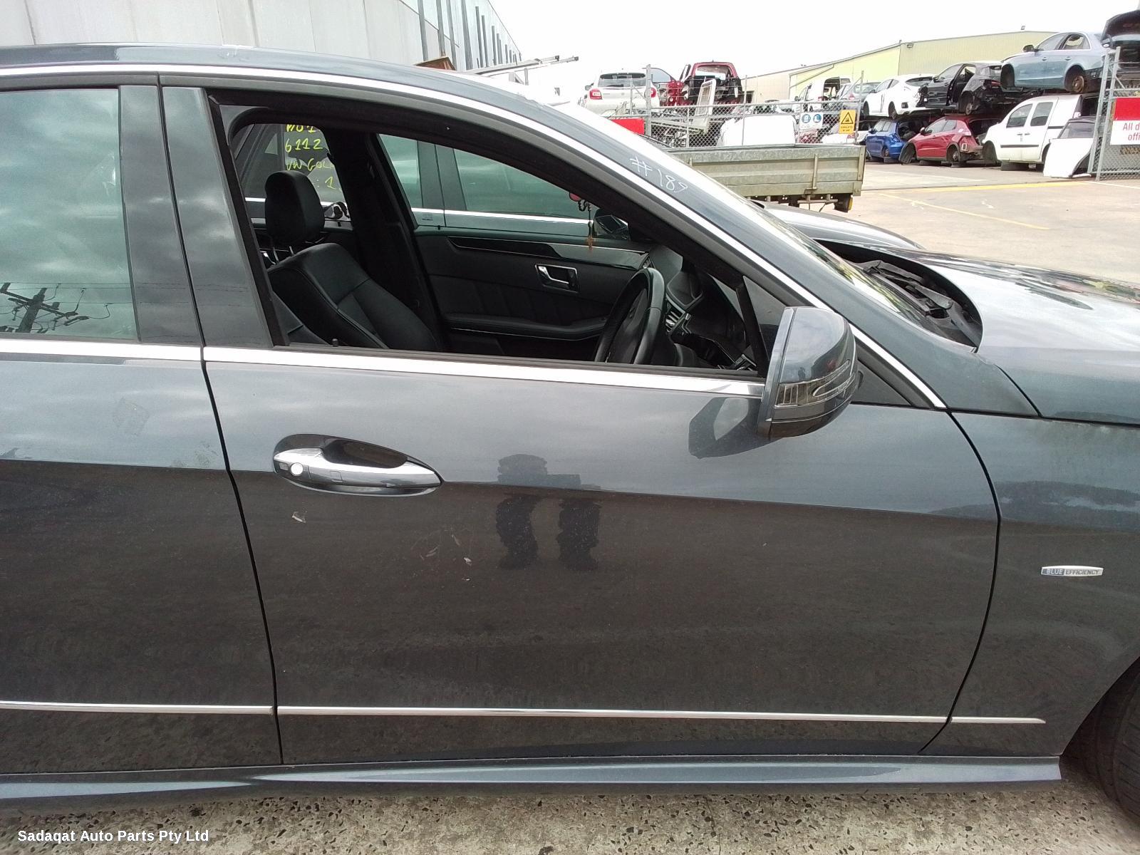 Mercedes E Class Right Front Hub Assembly