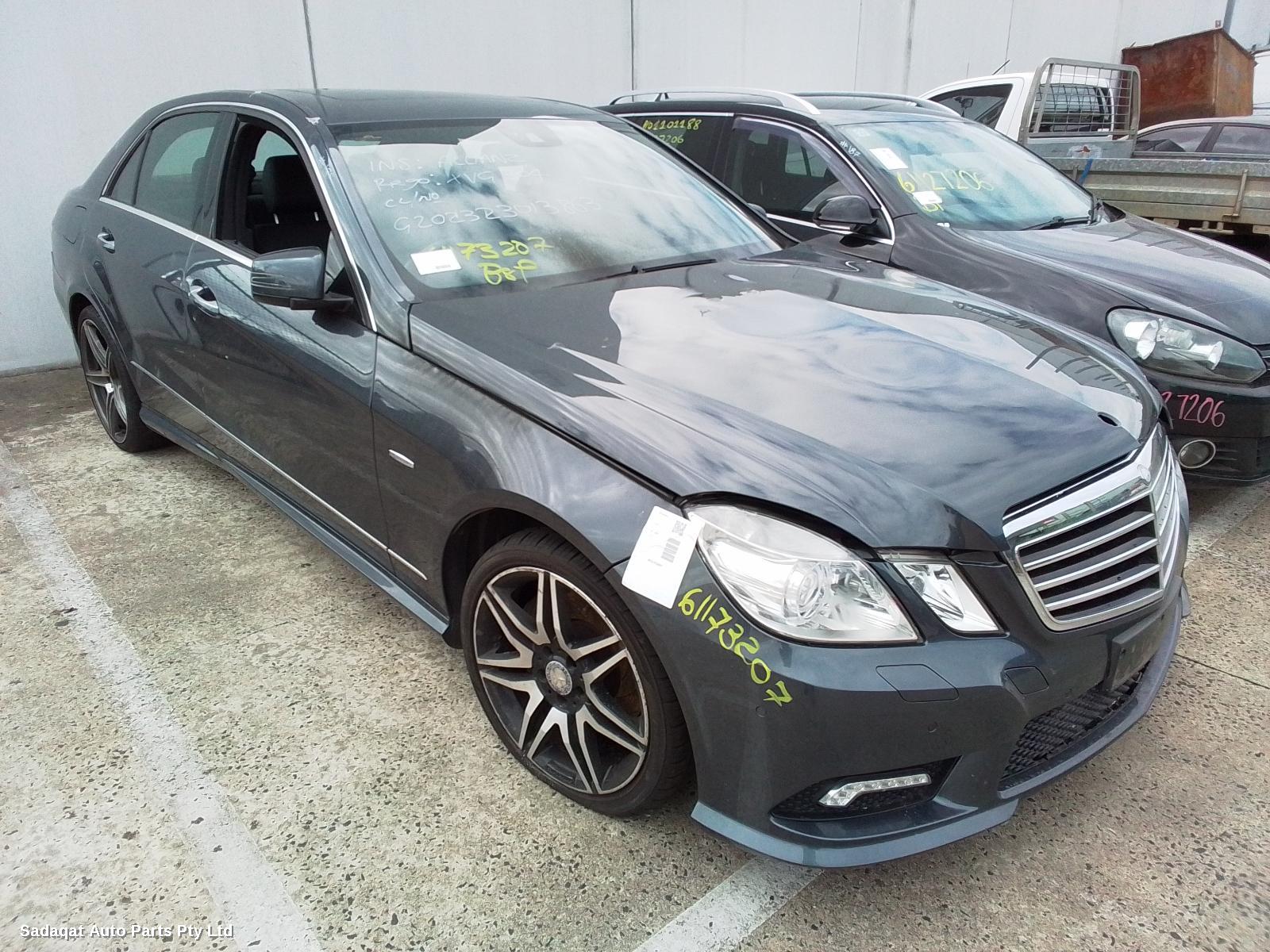 Mercedes E Class Left Front Hub Assembly