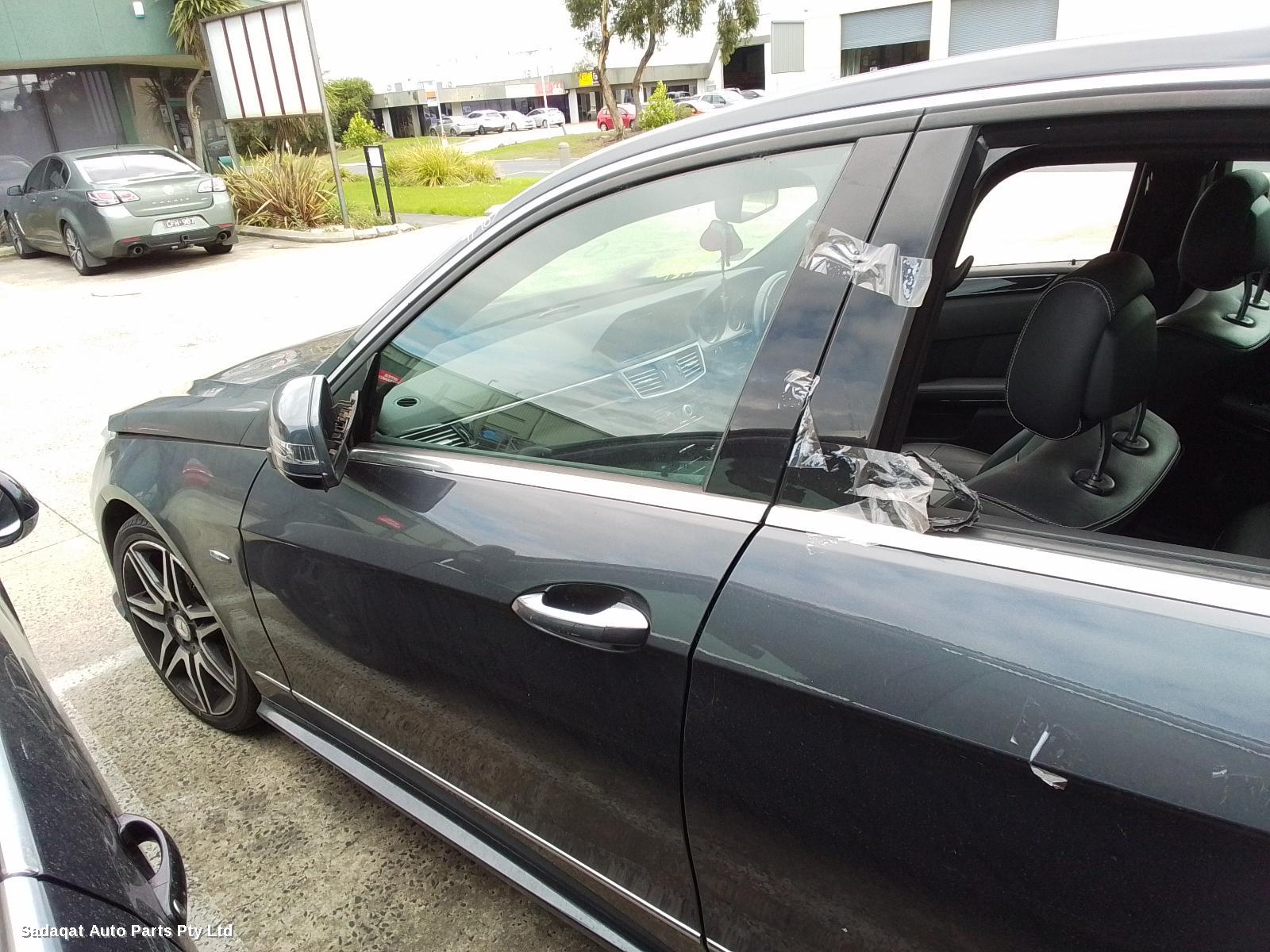 Mercedes E Class Right Front Hub Assembly