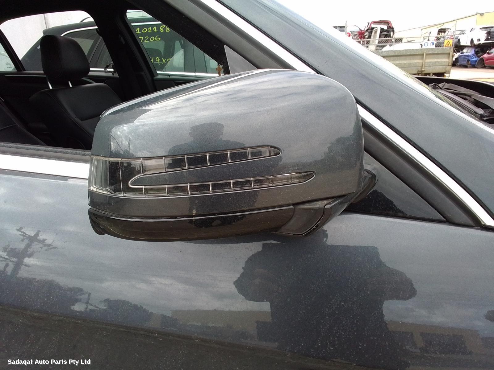 Mercedes E Class Right Front Hub Assembly