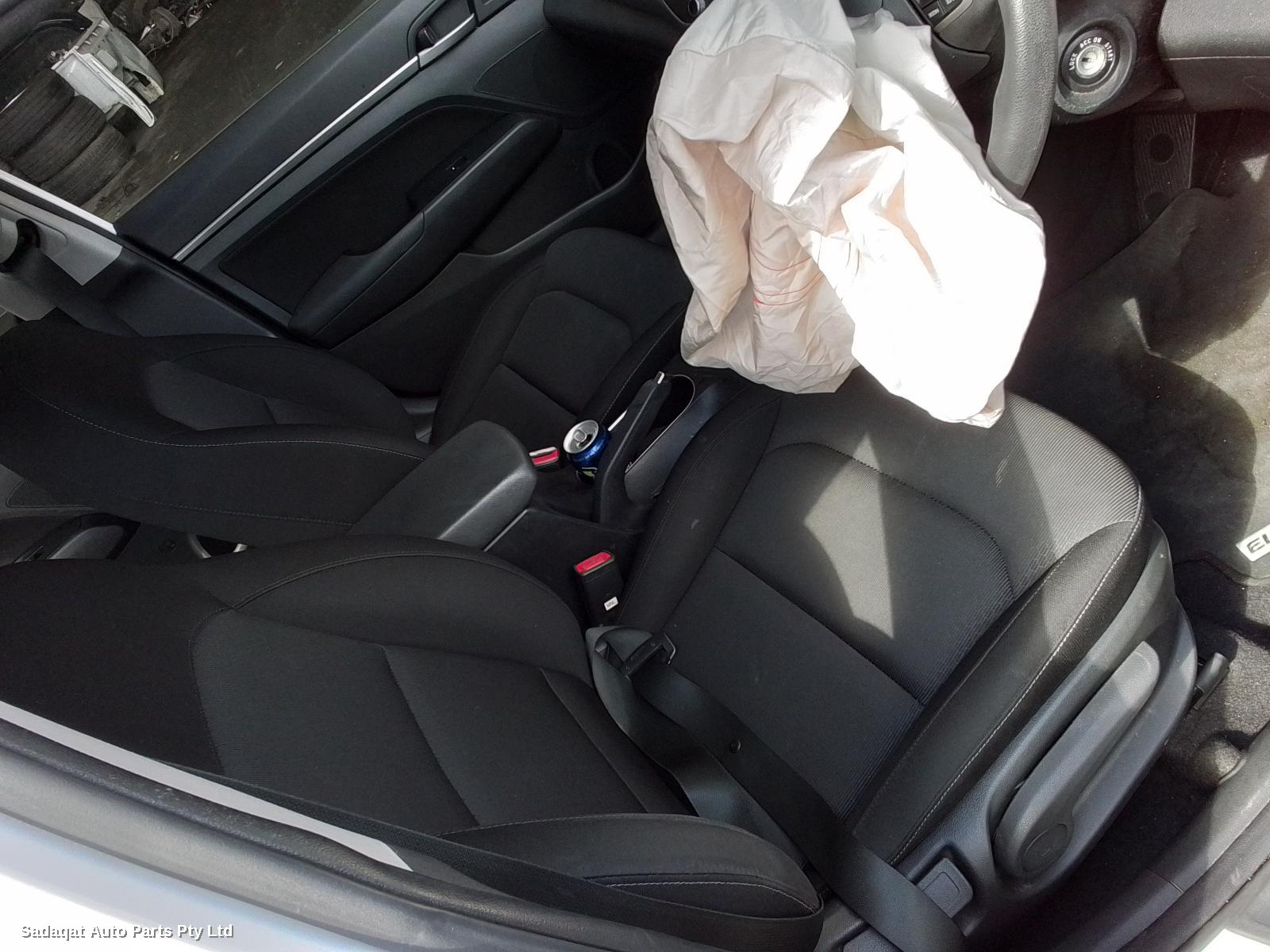 Hyundai Elantra Left Guard