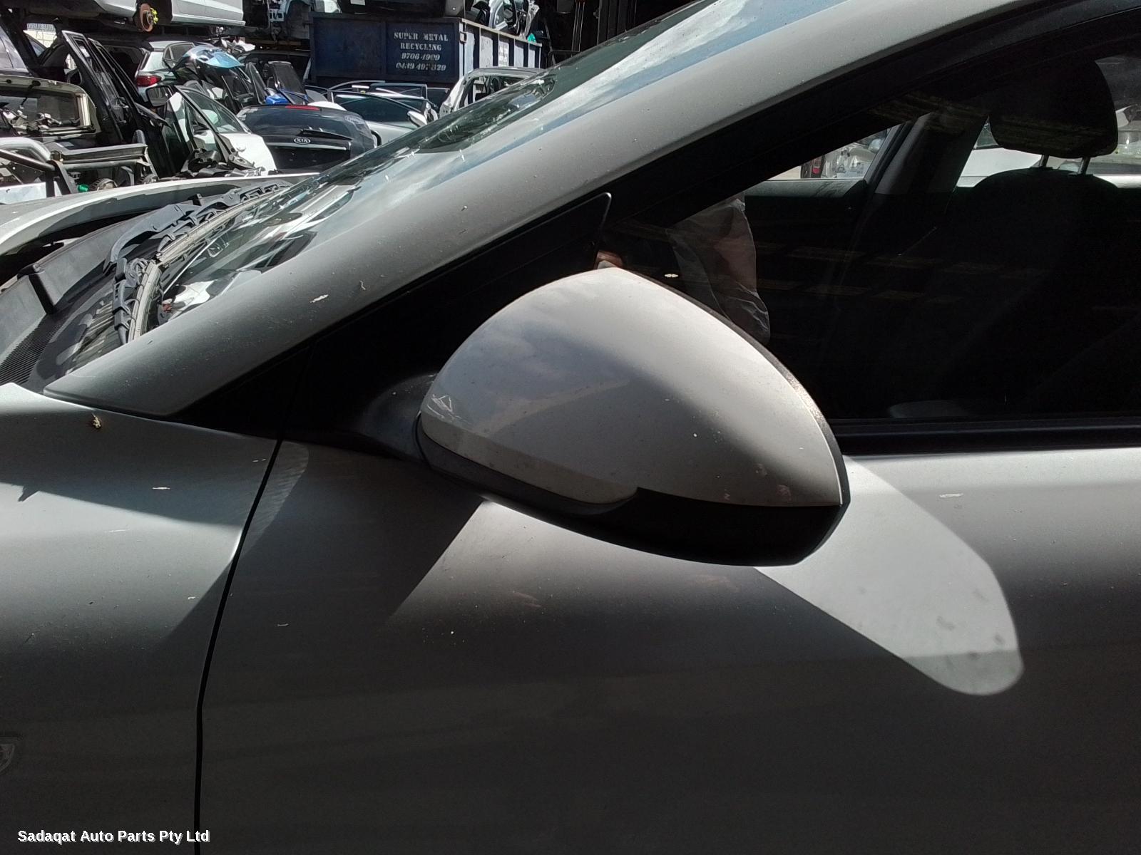 Hyundai Elantra Left Guard