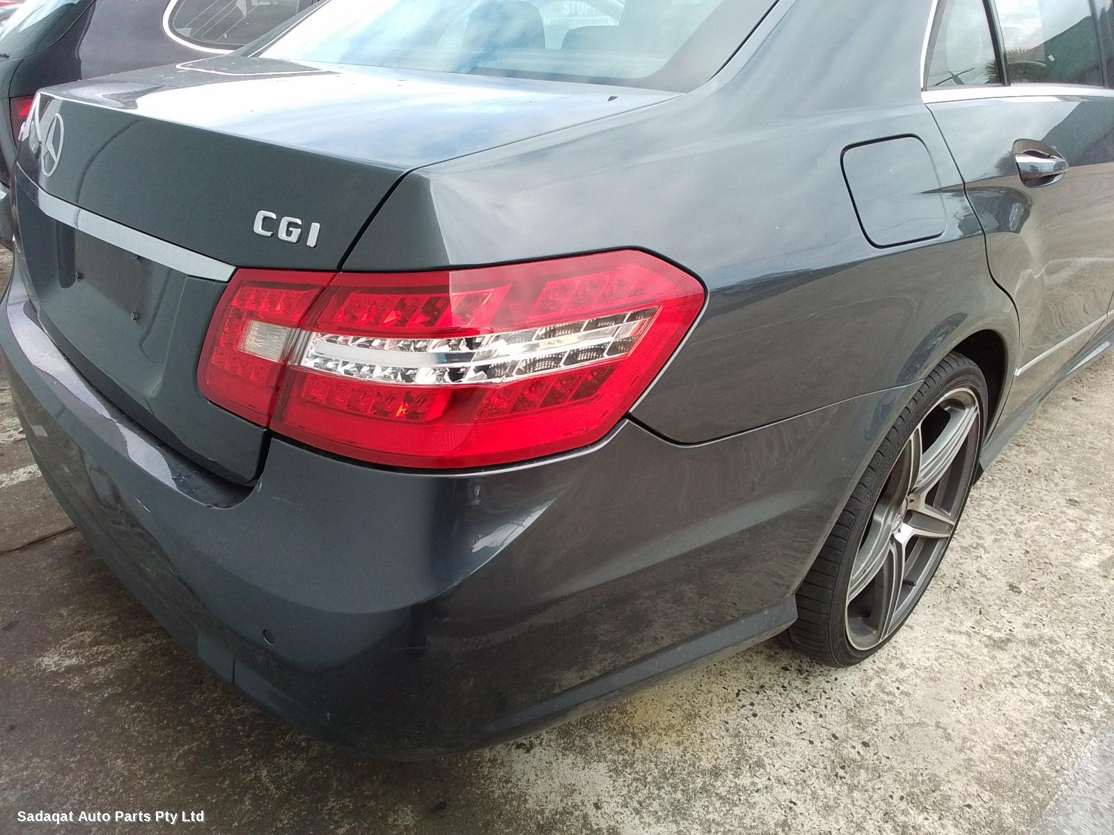 Mercedes E Class Right Front Hub Assembly